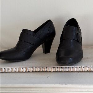 Clarks Black Leather Mid-Heel Strap Pump